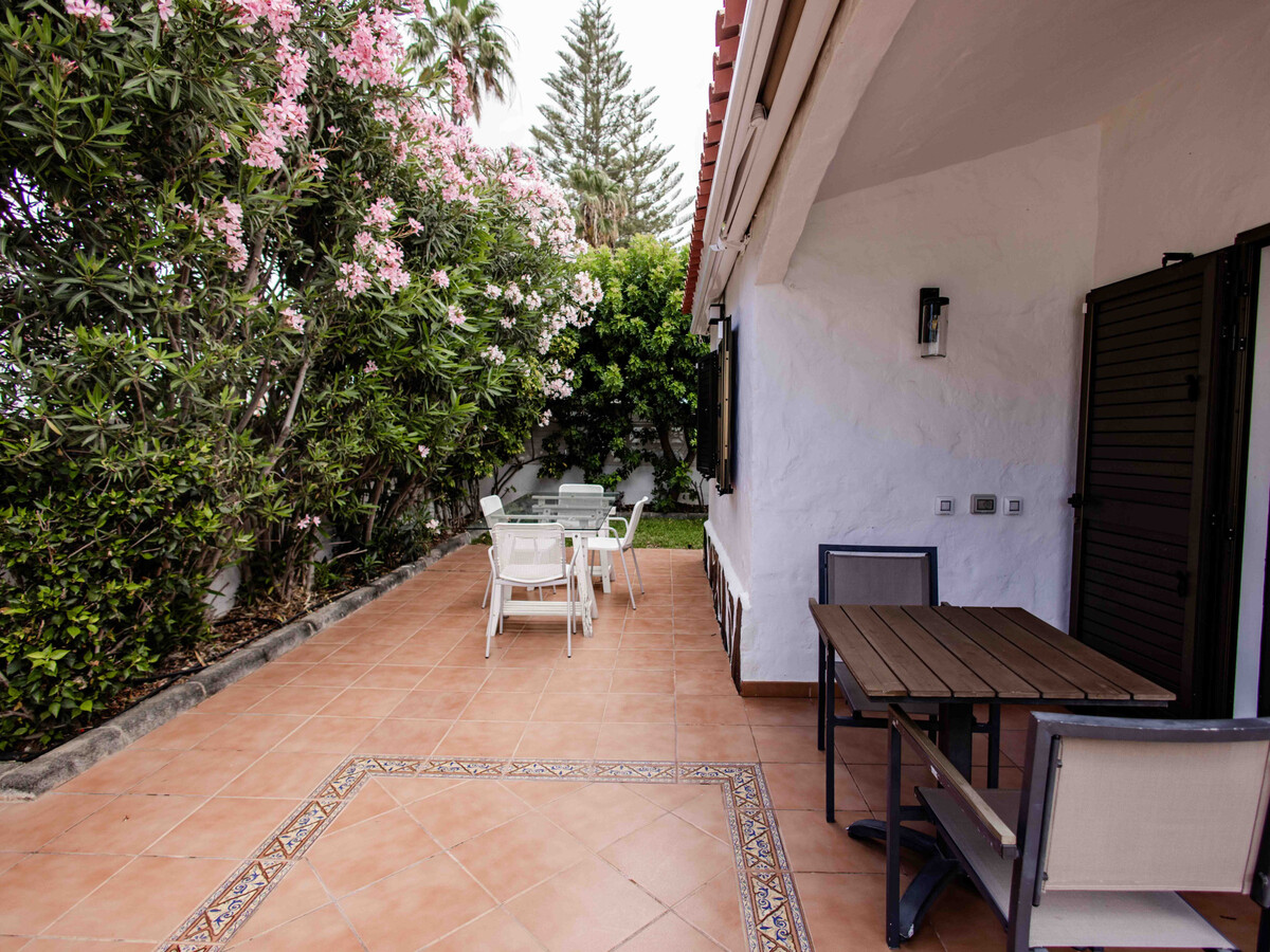 Bungalow 2 chambres à Maspalomas, terrasse équipée - Photo 4
