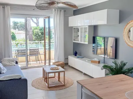 T3 climatisé avec loggia à Bormes-les-Mimosas : photo 4