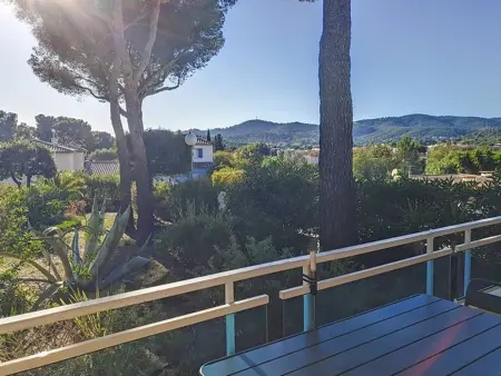 T3 climatisé avec loggia à Bormes-les-Mimosas : photo 14