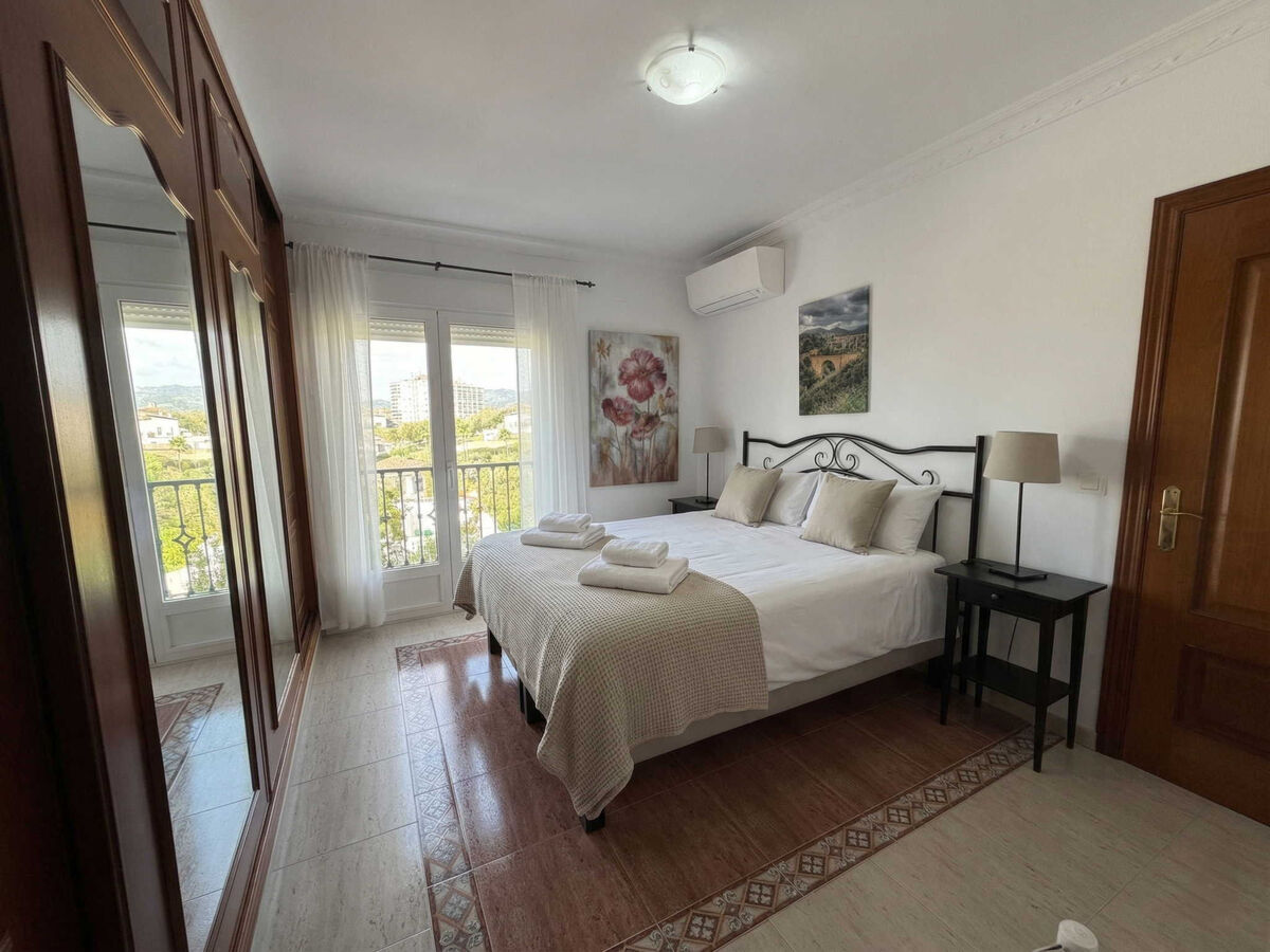 Villa Sandra Top Floor Escape, Nerja - Photo 11