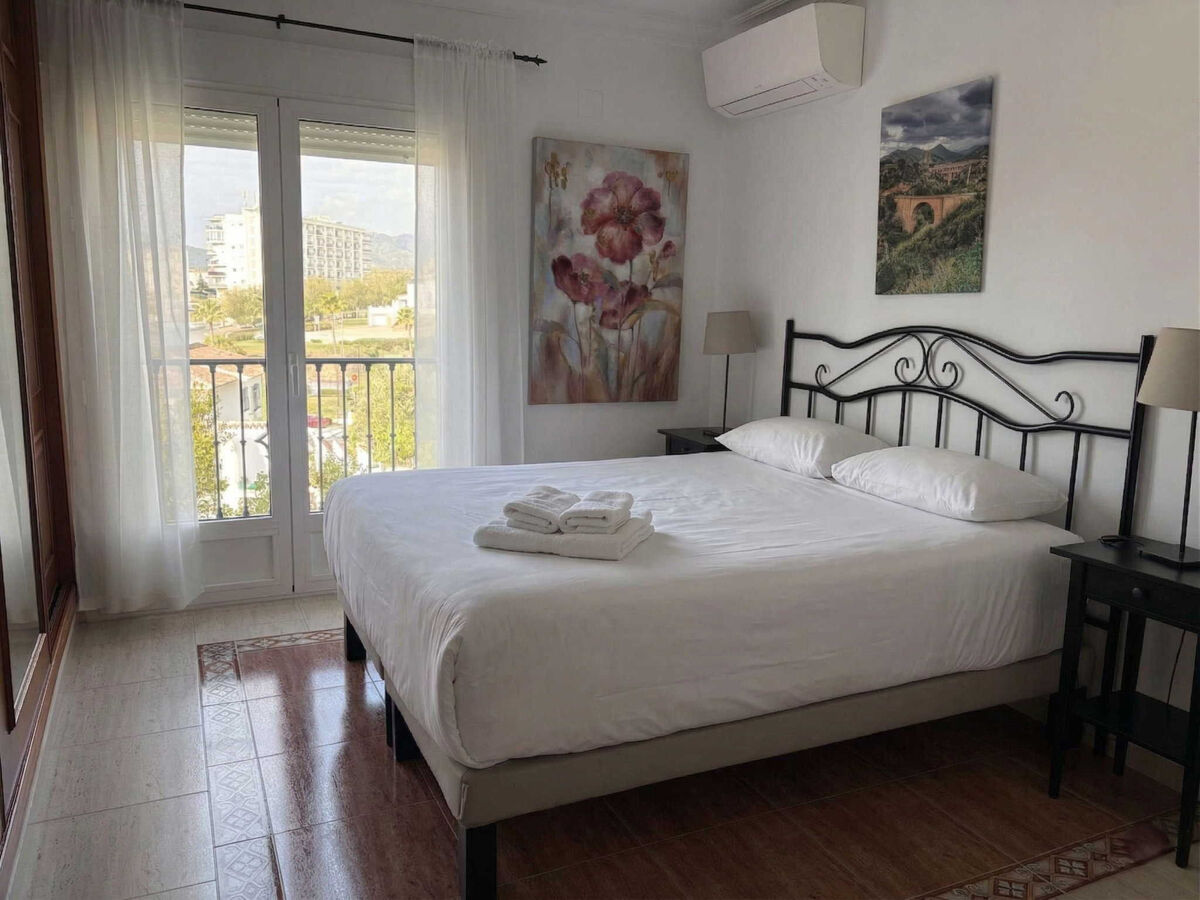 Villa Sandra Top Floor Escape, Nerja - Photo 12