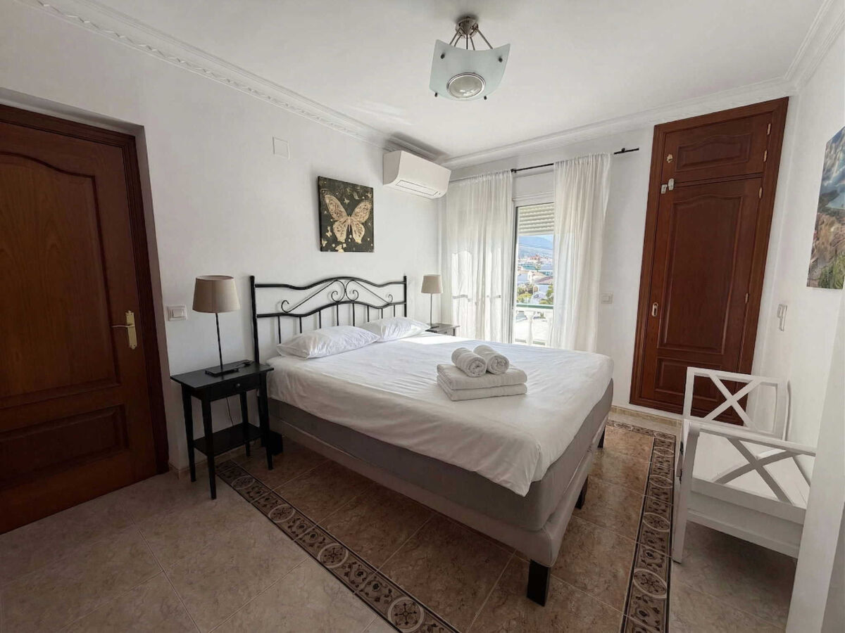 Villa Sandra Top Floor Escape, Nerja - Photo 15