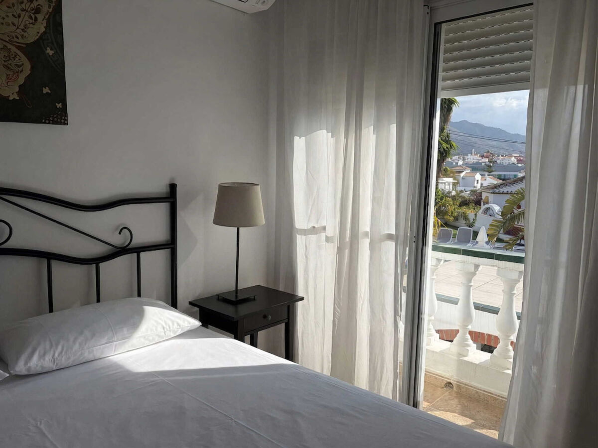 Villa Sandra Top Floor Escape, Nerja - Photo 17