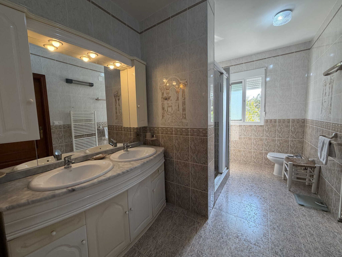 Villa Sandra Top Floor Escape, Nerja - Photo 28
