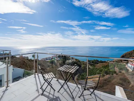 Duplex 3 chambres Nerja : 3 terrasses vue mer : photo 4