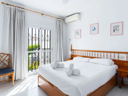 Los Pinos 23 – Maison 2 ch, piscine à Nerja : photo 4