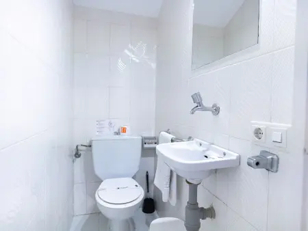 Los Pinos 23 – Maison 2 ch, piscine à Nerja : photo 15