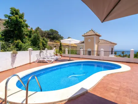 Villa Tamango Hill Vistamar : piscine et vue mer à Nerja : photo 9