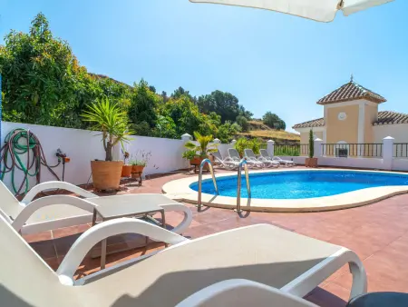 Villa Tamango Hill Vistamar : piscine et vue mer à Nerja : photo 44