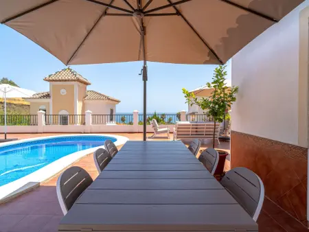 Villa Tamango Hill Vistamar : piscine et vue mer à Nerja : photo 47