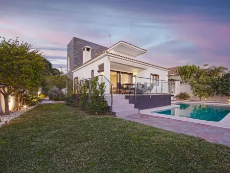 Location villa à Marbella, Modern Villa close to Costabella beach