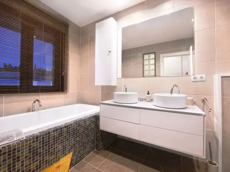 Modern Villa close to Costabella beach, Location Villa 6 personnes à Marbella - Photo 25