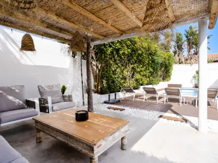 Location villa à Marbella, Villa Madrugada, beachside villa in Costabella