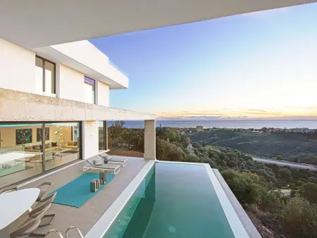 Luxury Villa Tomillo - 4 chambres, piscine et spa à Marbella : photo 2