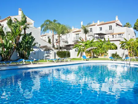 Studio Paraíso Golden Mille à Estepona, balcon et piscine : photo 2