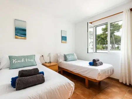 Villa 4 chambres avec piscine privée à Cala Blanca : photo 16