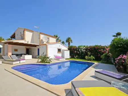 Villa Odette - 4 chambres, piscine à 400m de la mer : photo 1