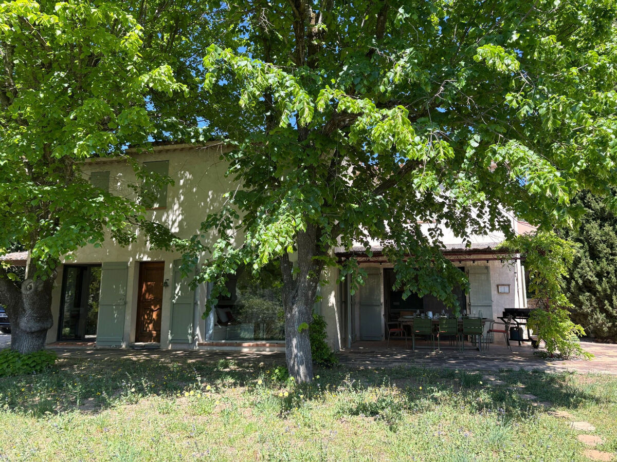 Maison Ralaye à Carcès – piscine à eau salée, jardin 6 000 m² - Photo 4