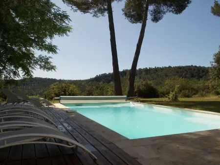 Location maison à Sillans la Cascade, VILLA PINEDE