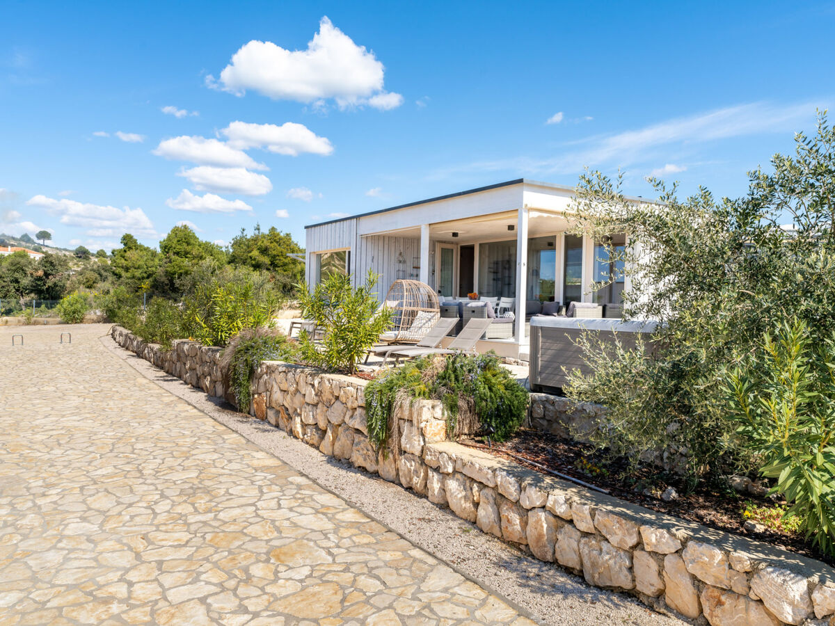 Villa 3 Buqez : maison 2 chambres face à la mer à Pakoštane - Photo 2