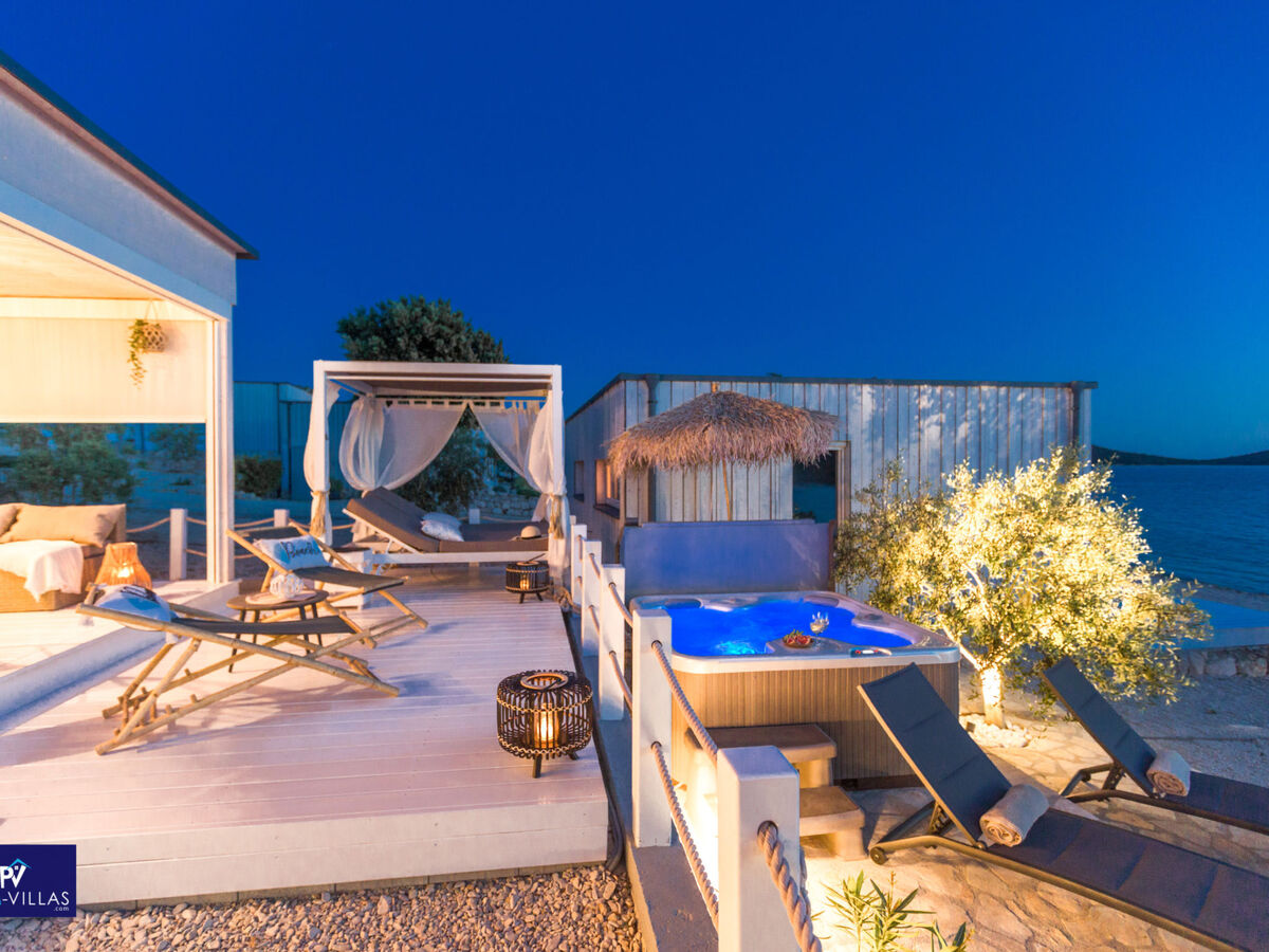 Villa Buqez 18 - Maison front de plage à Pakoštane - Photo 12