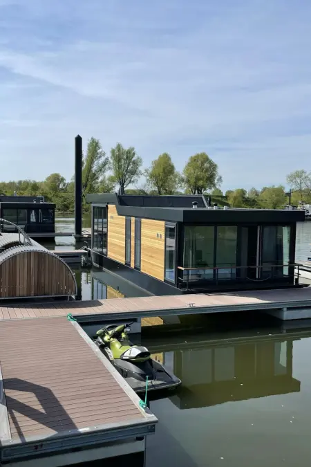 Location appartement à Ohe en Laak, Maasterp - Woonboot 2