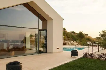 Location villa à Maierato, Villa avec piscine privée et vue sur mer