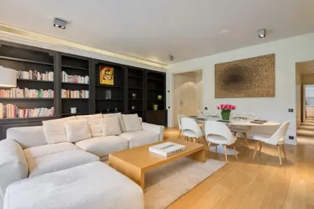 Location appartement à Neuilly sur Seine, Superbe appartement 2 chambres avec terrasse à Neuilly-sur-Seine