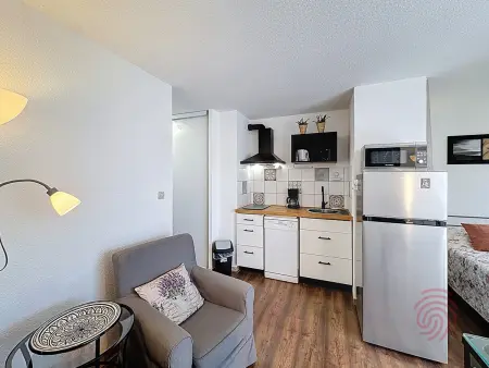 Studio 28 m² avec balcon et vue jardin - Lamalou-les-Bains : photo 3