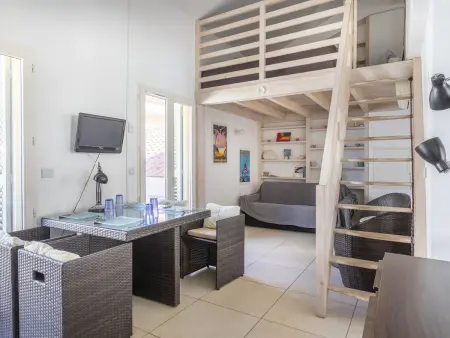 Studio mezzanine 39 m² sur la place - Porquerolles : photo 3