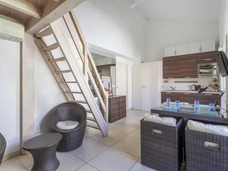 Studio mezzanine 39 m² sur la place - Porquerolles : photo 5