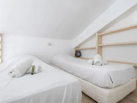 Studio mezzanine 39 m² sur la place - Porquerolles : photo 9
