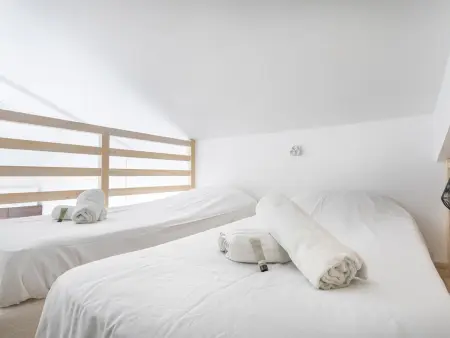 Studio mezzanine 39 m² sur la place - Porquerolles : photo 10