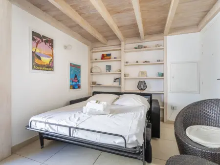 Studio mezzanine 39 m² sur la place - Porquerolles : photo 11
