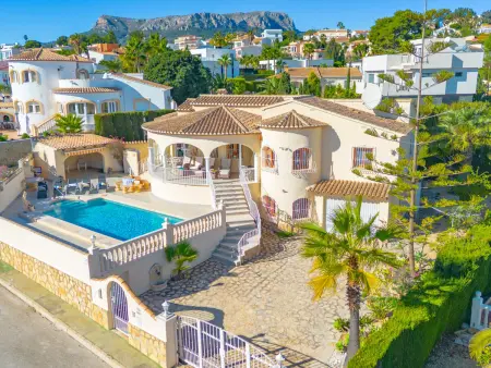 Villa Hermosa à Calp : 3 chambres, piscine 8x3m, 800m² : photo 4