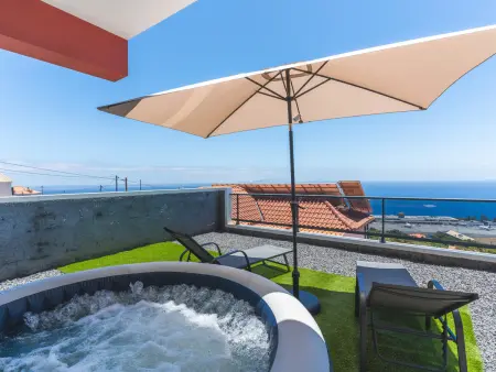 Blue Outlook View – Gîte 6 pers. vue mer à Madeira
