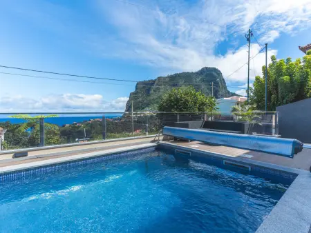 Villa Alves à Faial : 8 pers, piscine vue mer : photo 1