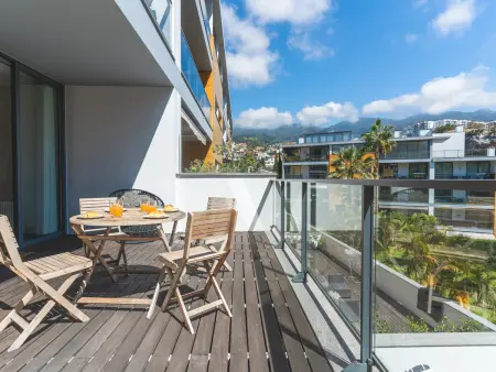 Appartement 2 ch. vue montagnes, balcon - Funchal : photo 2