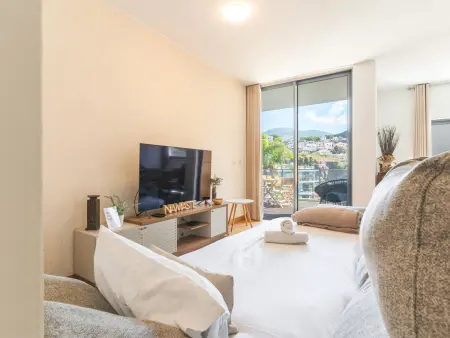 Appartement 2 ch. vue montagnes, balcon - Funchal : photo 12