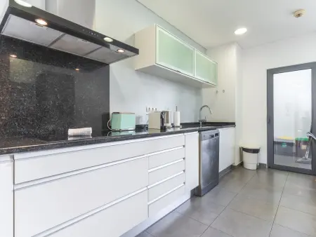 Appartement 2 ch. vue montagnes, balcon - Funchal : photo 14