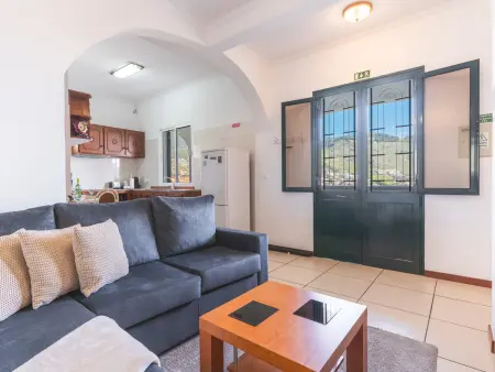 Avelino Apartment, 1 chambre avec balcon à Machico : photo 2
