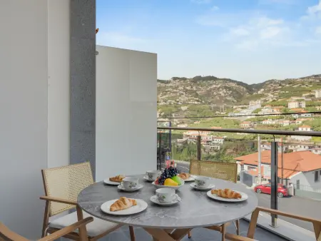Appartement vue montagne à Câmara de Lobos, 4 pers.