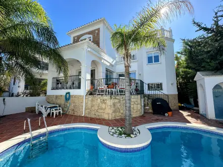Location villa à Nerja, Villa charmante, vue montagne, piscine - 6 pers.