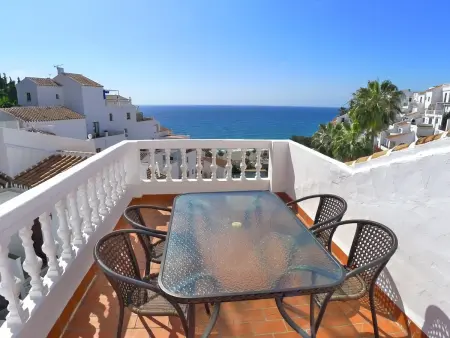 Appartement front de plage, vue mer et montagne à Nerja : photo 2