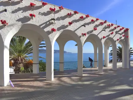 Appartement vue mer et montagne à Nerja, 60 m de la plage : photo 33