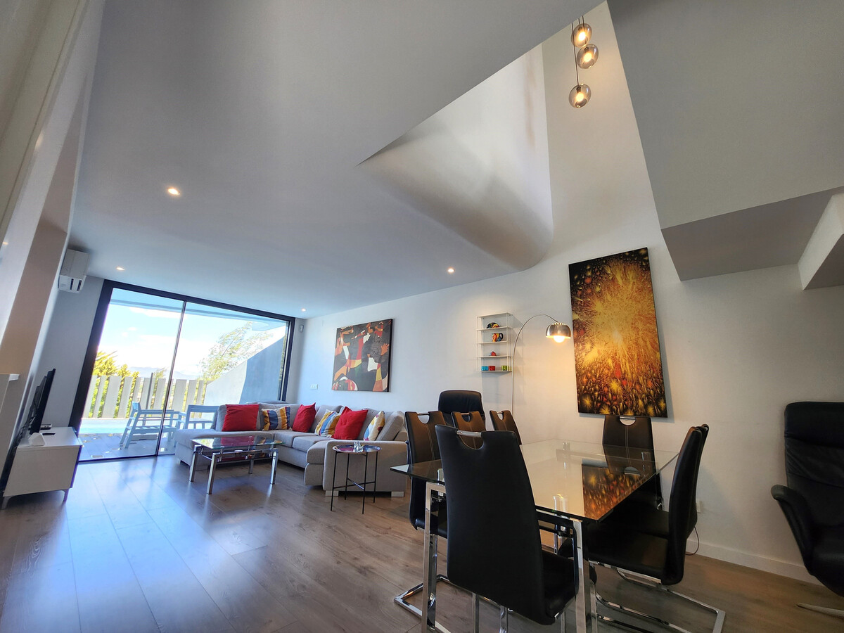 Maison moderne 152 m² vue montagne, piscine privée - Photo 3