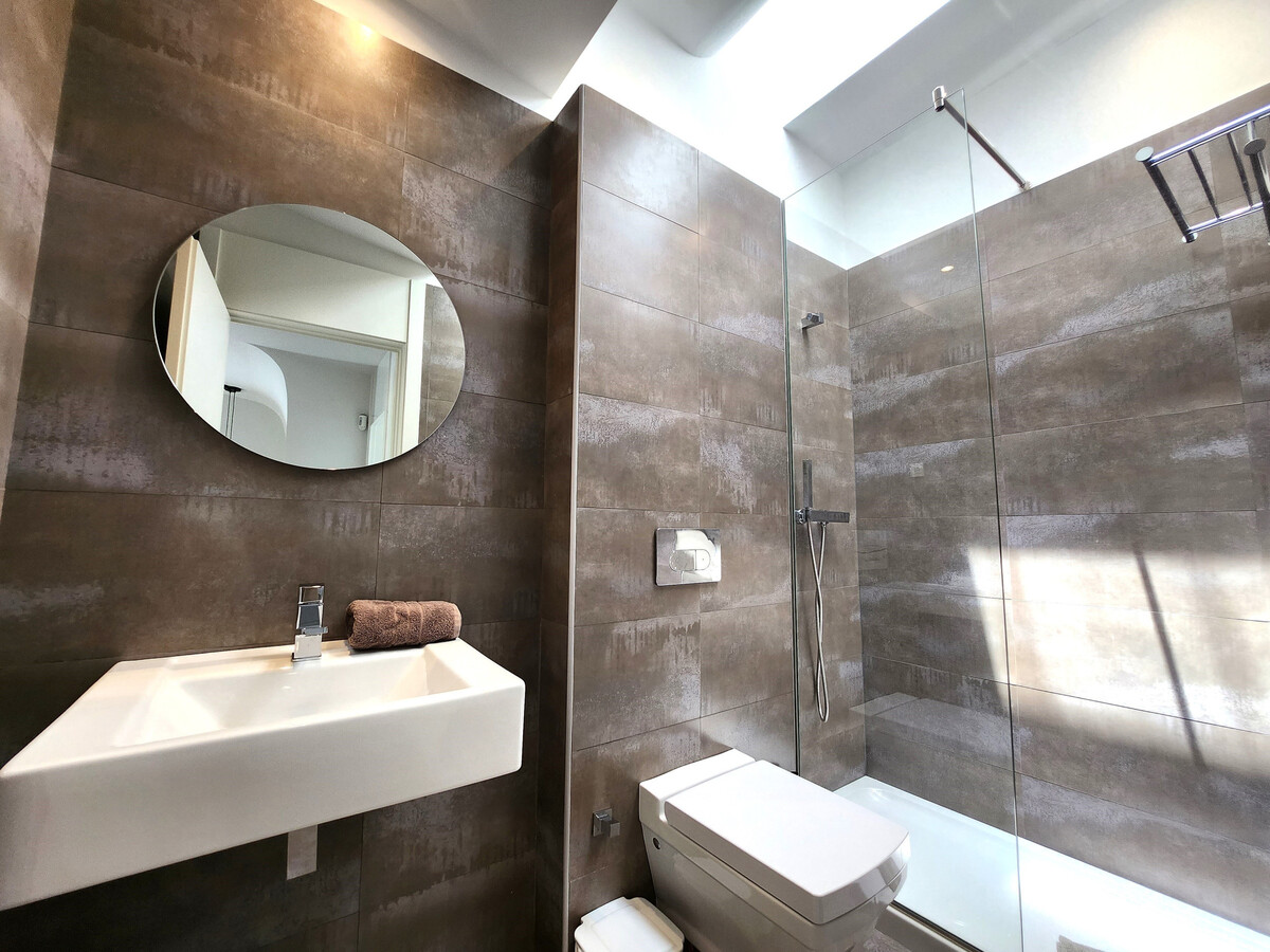 Maison moderne 152 m² vue montagne, piscine privée - Photo 26