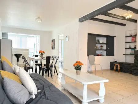 T2 cabine climatisé centre-ville Le Lavandou, 6 pers. : photo 2