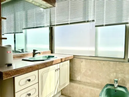 T2 cabine climatisé centre-ville Le Lavandou, 6 pers. : photo 9