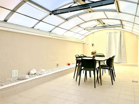 T2 cabine climatisé centre-ville Le Lavandou, 6 pers. : photo 12